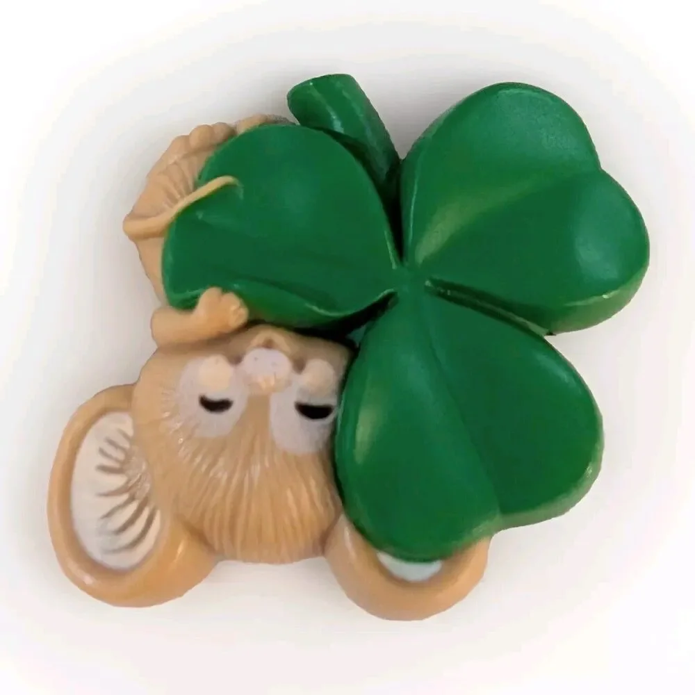 Hallmark Plastic 1983 Irish Mouse Shamrock Clover Pin Brooch St. Patrick’s Day